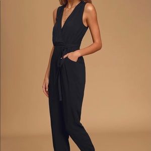 Black Lulus Sleeveless Jumper (Take on the day)